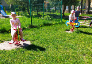 Zabawy ruchowe w ogrodzie przedszkolnym