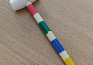 Prezent dla Taty - młoteczek do przybijania dyplomów.