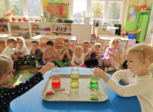Doświadczenie "Wirujące bąbelki"
