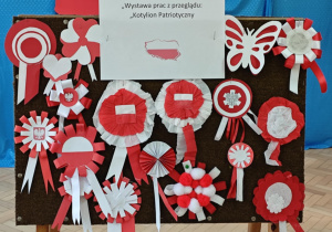 Kotyliony - wystawa prac z przeglądu twórczości dziecięcej.