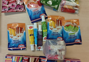 Lukry, lukrowe pisaki i ozdoby do ciast.