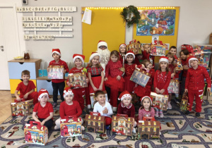 Mikołaj wśród dzieci