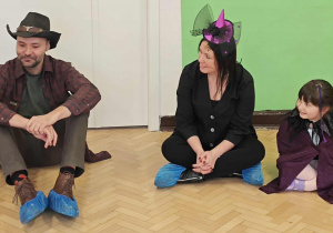 Karnawałowe zabawy z najbliższymi.