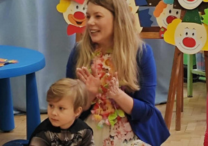 Karnawałowe zabawy z najbliższymi.