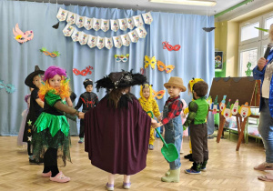 Karnawałowe zabawy z najbliższymi.