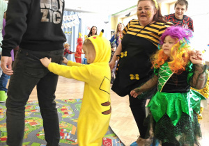 Karnawałowy pociąg.