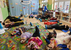 Karnawałowe zabawy z najbliższymi.