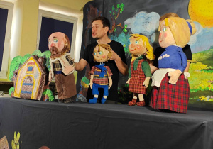 Teatr Widzimisie w przedstawieniu "Jaś i Małgosia".