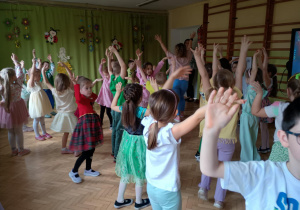 Taniec do muzyki klasycznej.