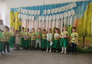Dzieci z grupy czerwonej podczas występu