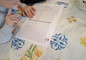 Dzieci podczas warsztatów "Z wizytą u króla".