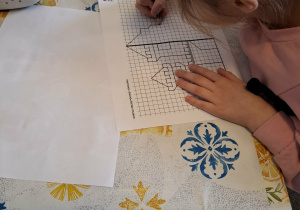 Dzieci podczas warsztatów "Z wizytą u króla".