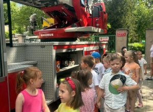 Próbny alarm ewakuacyjny i spotkanie ze strażakami