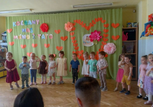 Występ artystyczny dzieci.