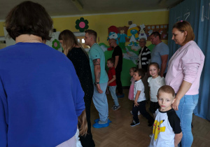 Zabawa ruchowa z Rodzicami.