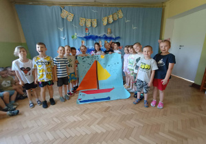 Grupa zielona prezentuje swoją pracę.