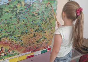 Dzieci poznają mapę Polski.