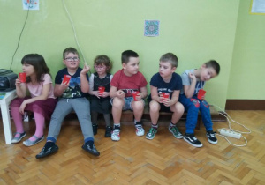 Dzieci z grupy IV na prezentacji tanecznej Polskie tańce ludowe