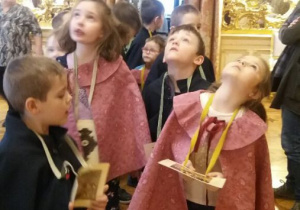 Dzieci z gr. II w Pałacu Herbsta